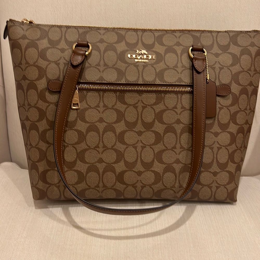 Coach Sig Gallery Tote